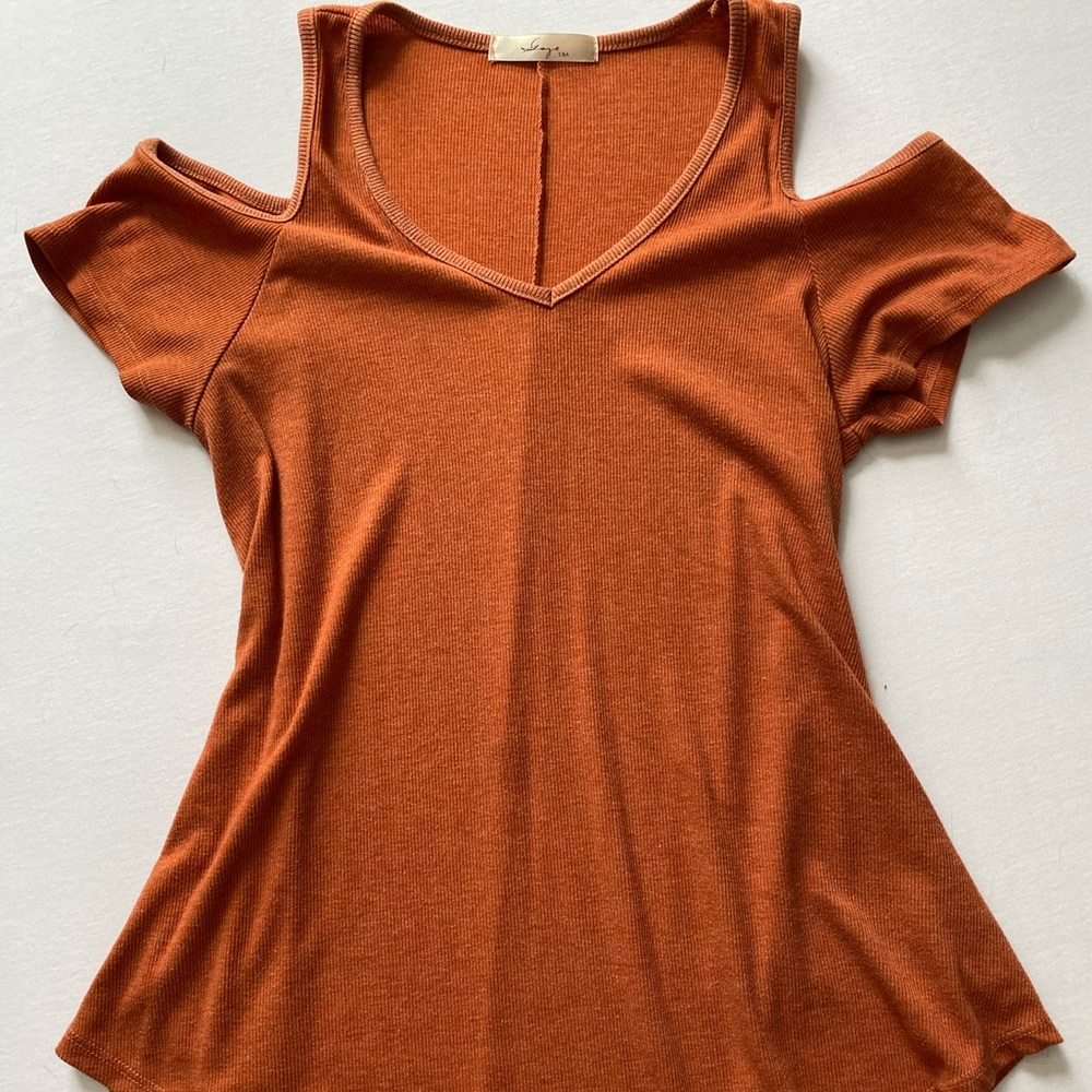 Sage short sleeve shirt with should cut-outs
